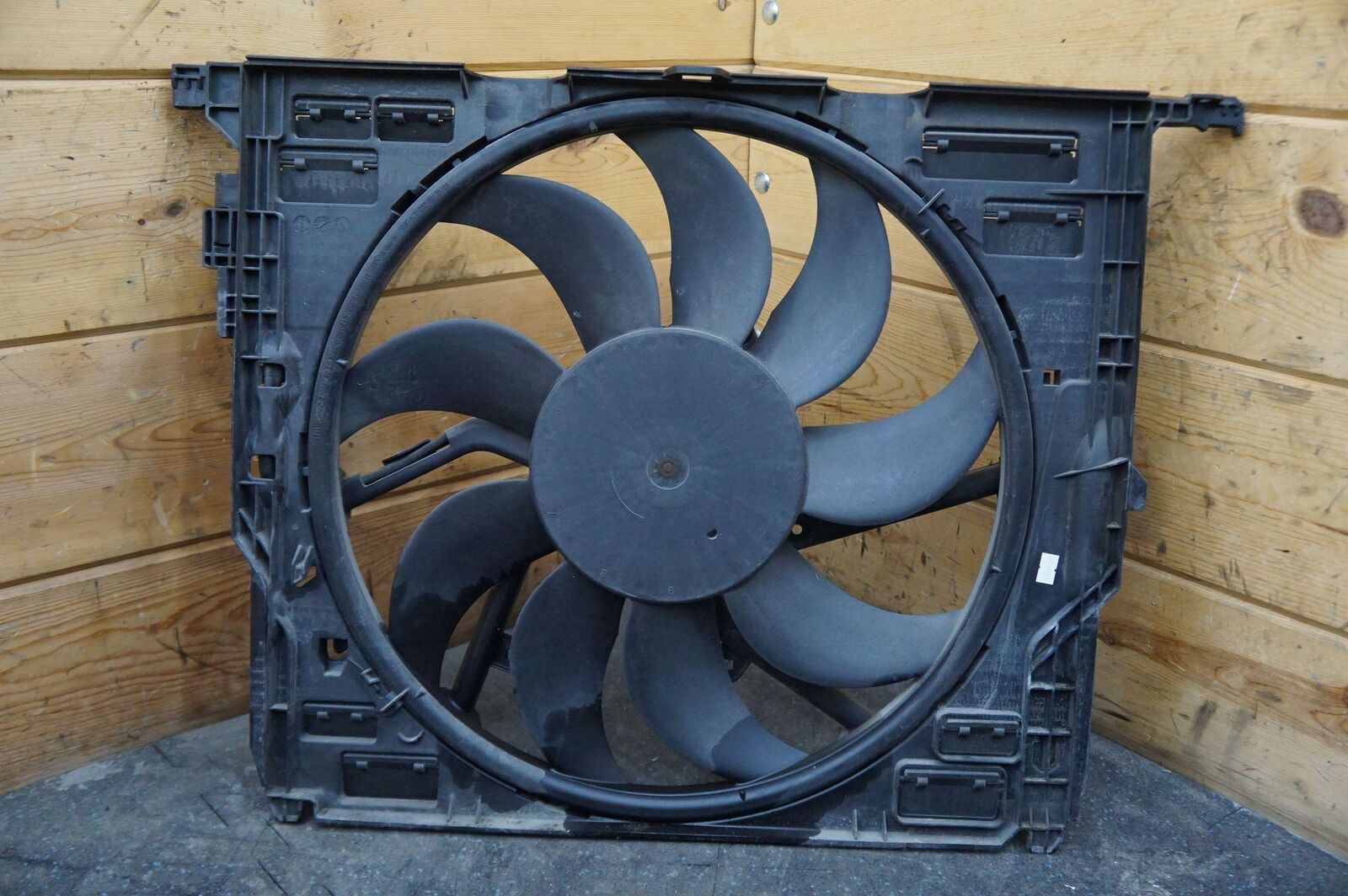 1000 Watt Radiator Cooling Fan Motor 17422283923 BMW M5 F10 12-17 – Motors